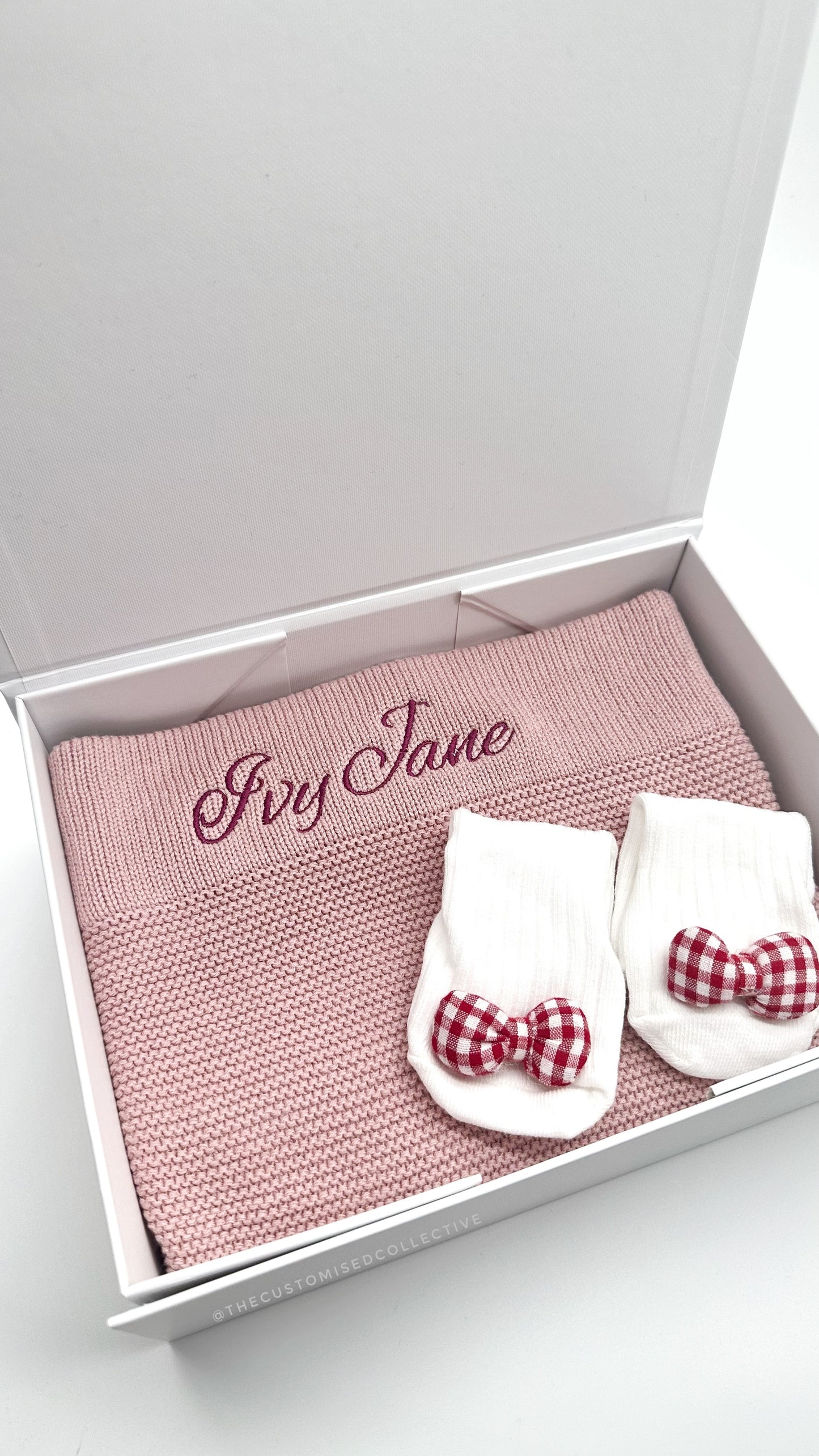 Embroidered Baby Blanket Gift set - Thecustomisedcollective