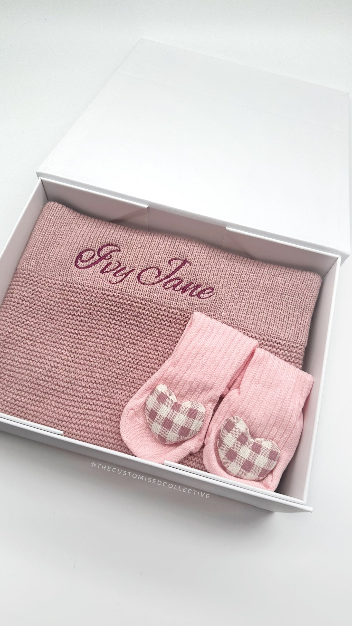 Embroidered Baby Blanket Gift set - Thecustomisedcollective
