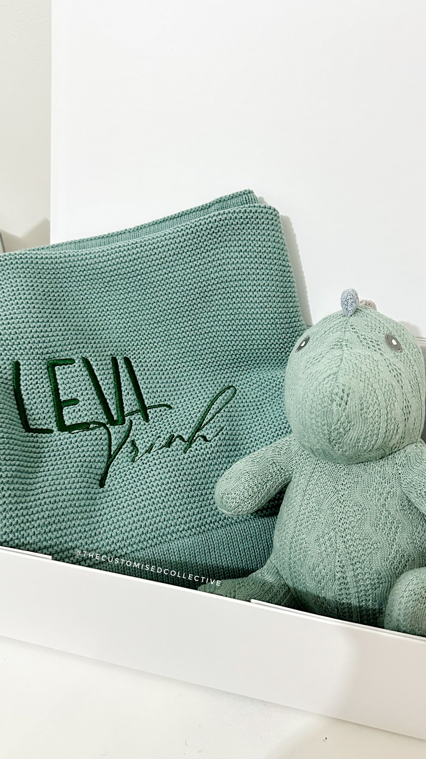 Embroidered Baby Blanket Gift set B - with toy - Thecustomisedcollective